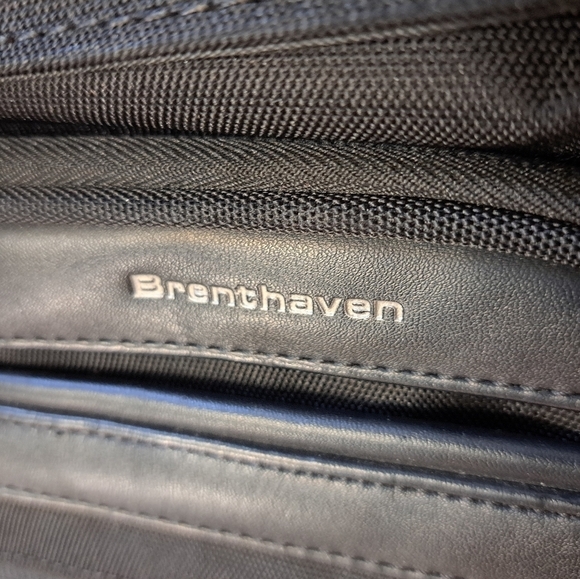 Brenthaven Elliott Deluxe Laptop & Tablet Messenger Bag - Picture 6 of 11